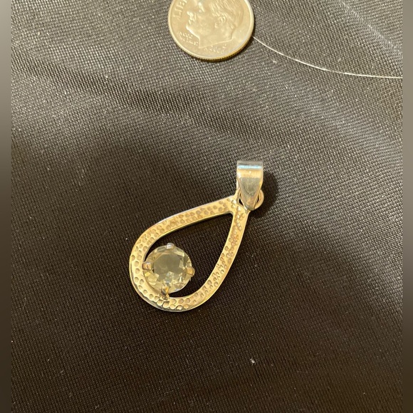 Silver citrine gemstone pendant - Picture 2 of 2